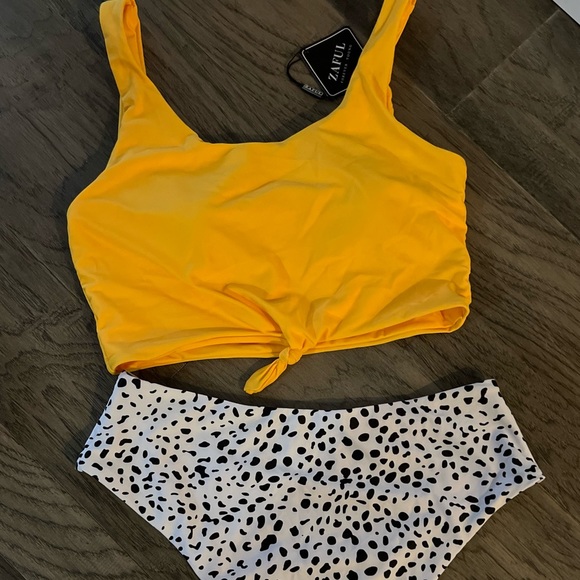 Bathing suit 👙 - Picture 2 of 4